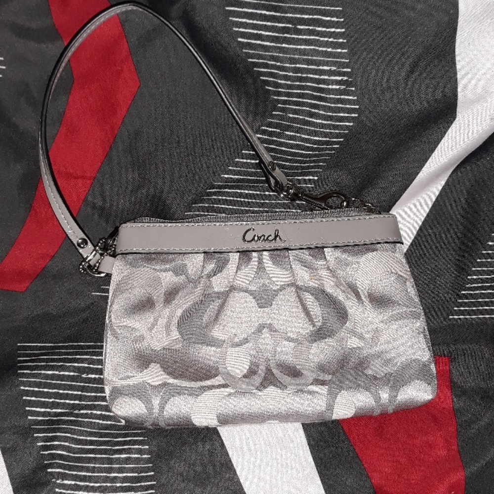 💎Genuine Coach Wristlet💎